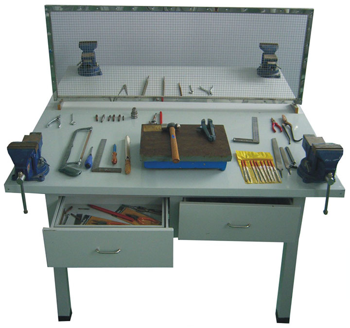 FZQG-B型 雙面（4座）鉗工實(shí)訓(xùn)成套設(shè)備